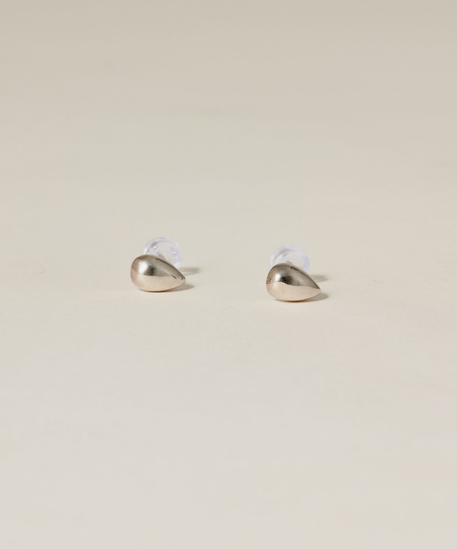 Tiny Drop Studs Pierce［Silver925］ | 大人のための毎日使えるピアス