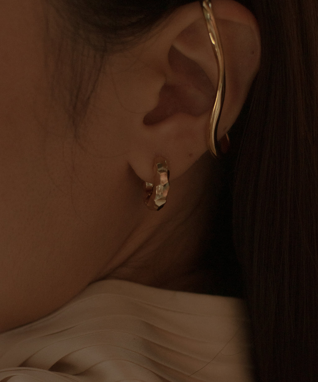 Hinged Uneven Hoop Pierce | 感度の高い大人のプチプラピアス通販