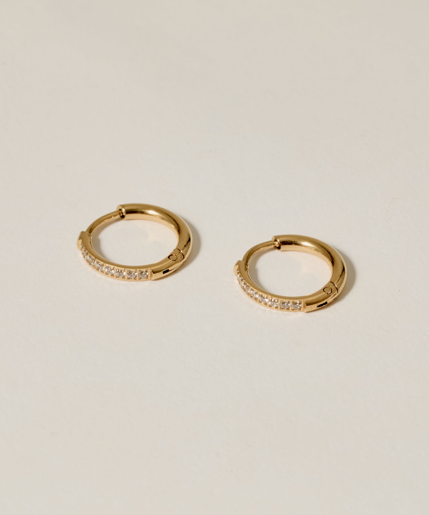 CZ Hinged Hoop Pierce［Stainless］ | 大人の毎日使えるピアス通販