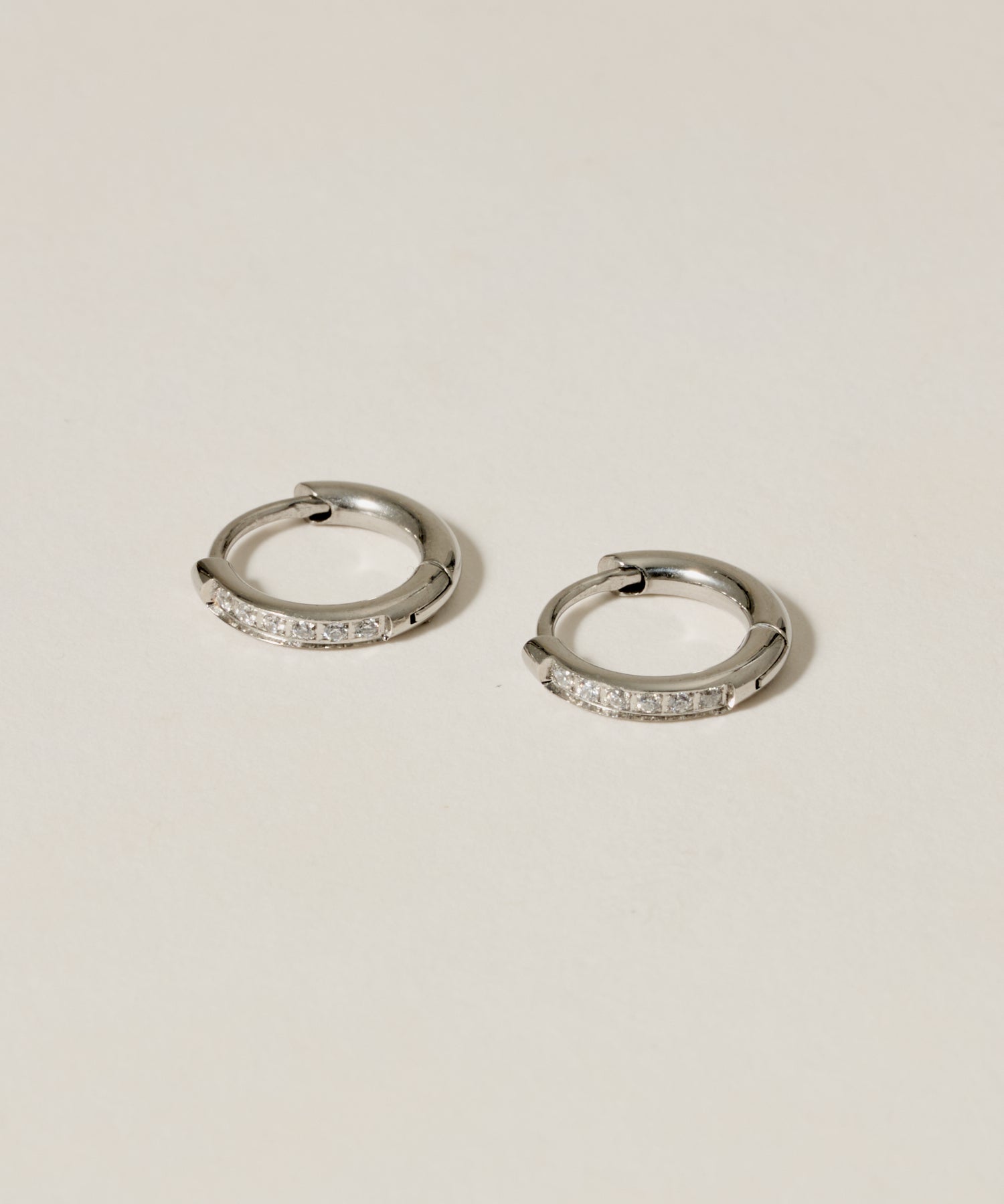 CZ Hinged Hoop Pierce［Stainless］ | 大人の毎日使えるピアス通販