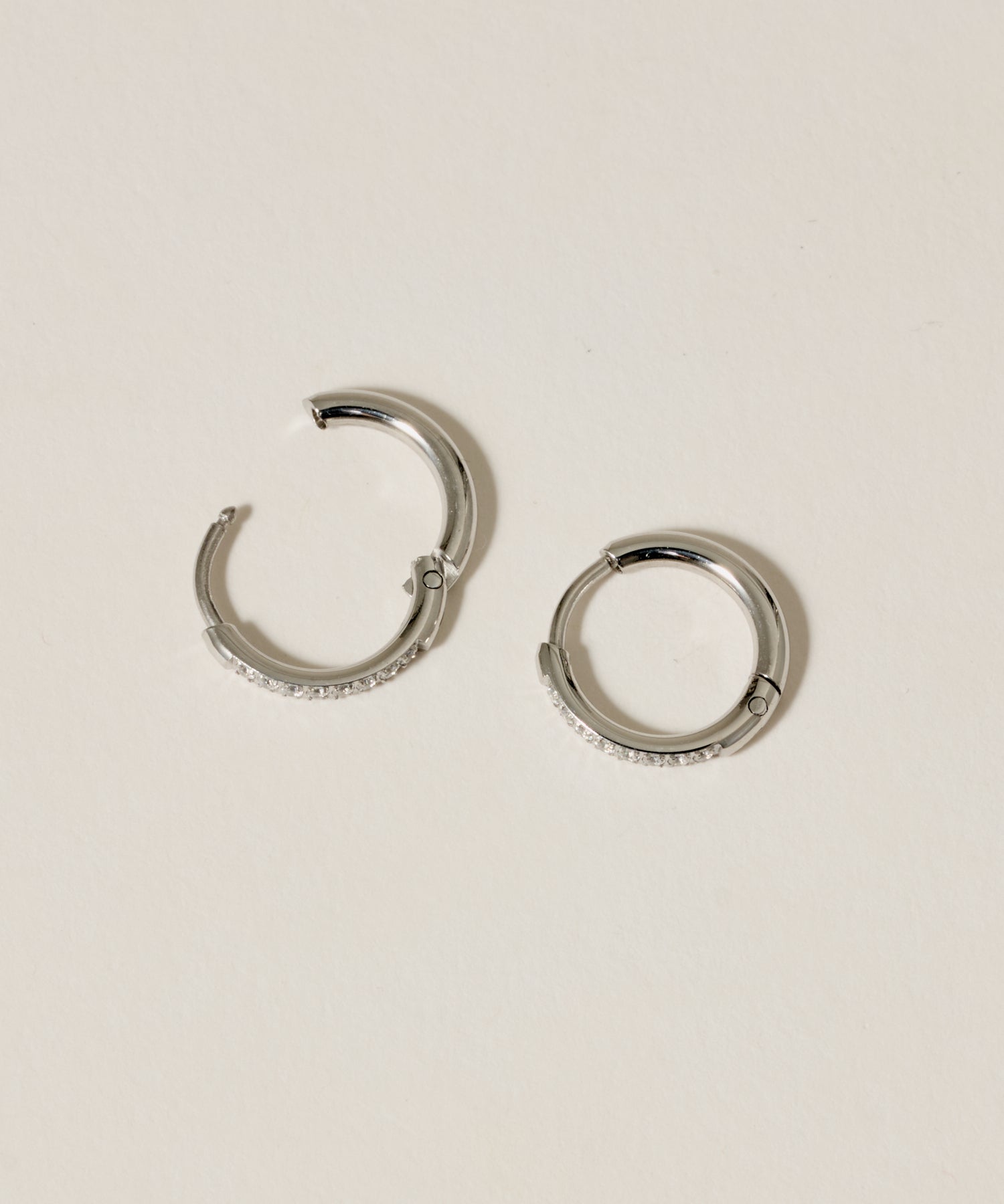 CZ Hinged Hoop Pierce［Stainless］ | 大人の毎日使えるピアス通販