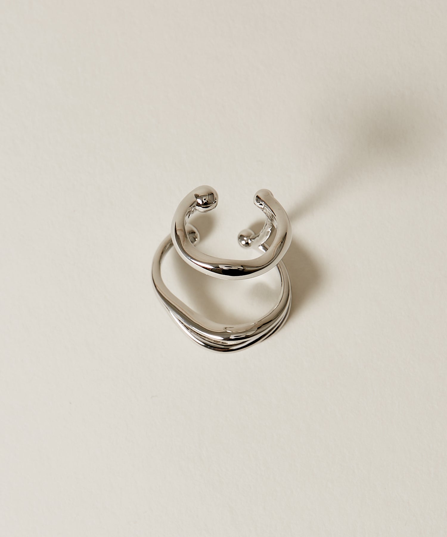 Double Nuance Hoop Ear Cuff | 大人のための毎日使えるイヤーカフ通販