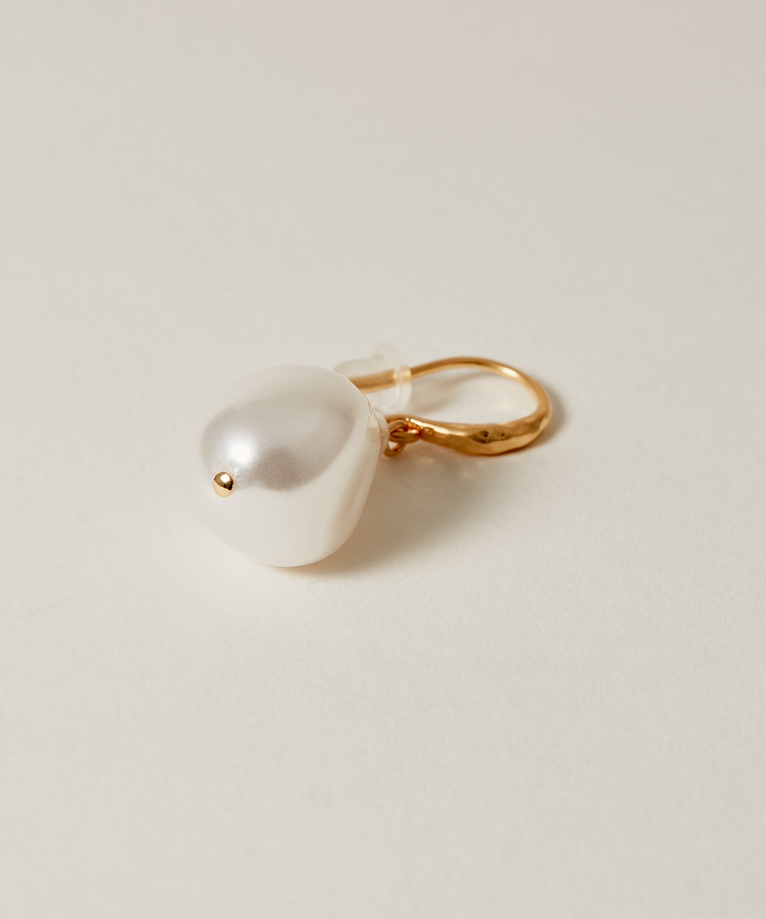 Drop Pearl Hook Pierce | 大人のための毎日使えるピアス通販ショップ