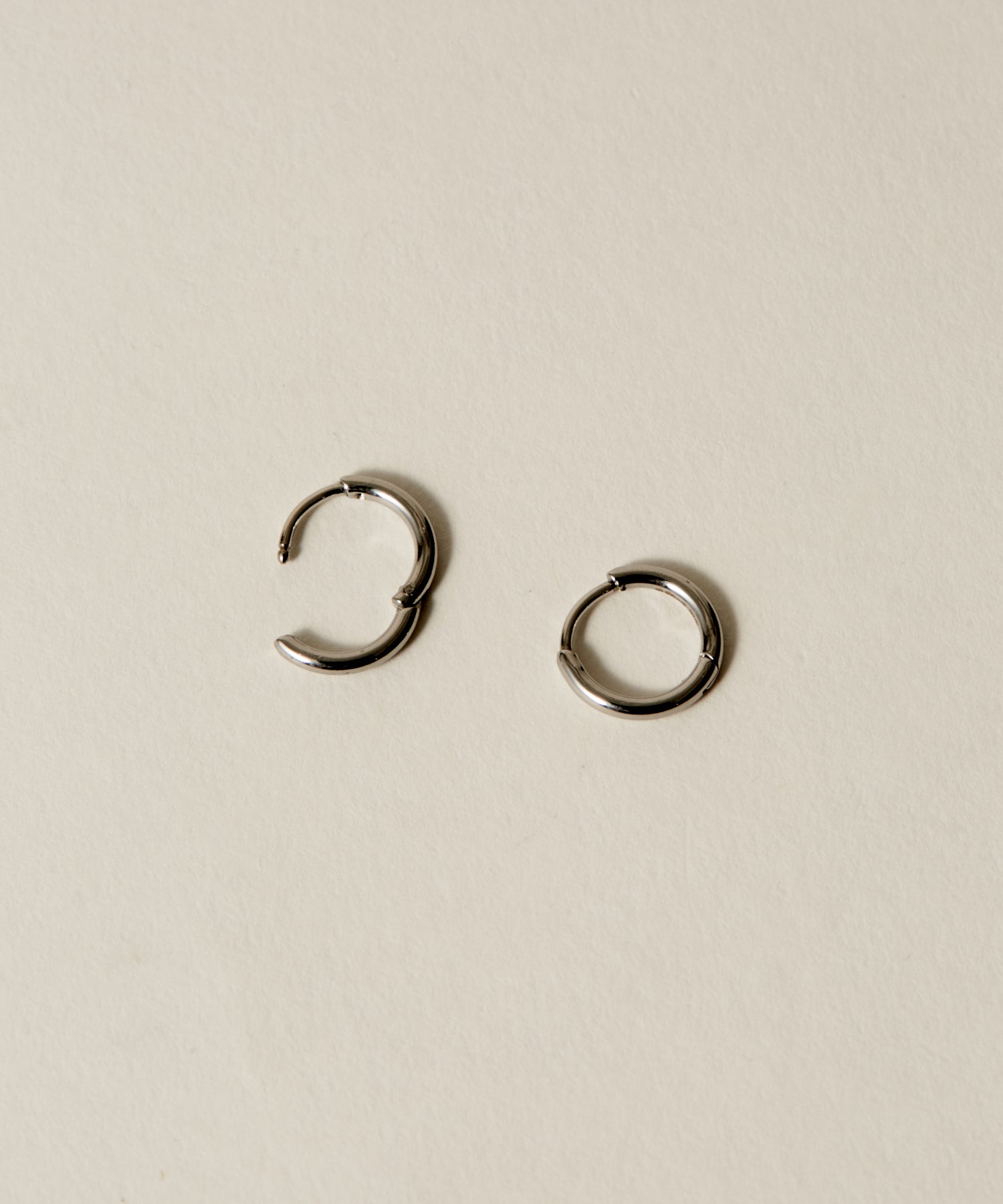 Hinged Thin Hoop Pierce［Stainless］ | 大人のメンズピアス通販
