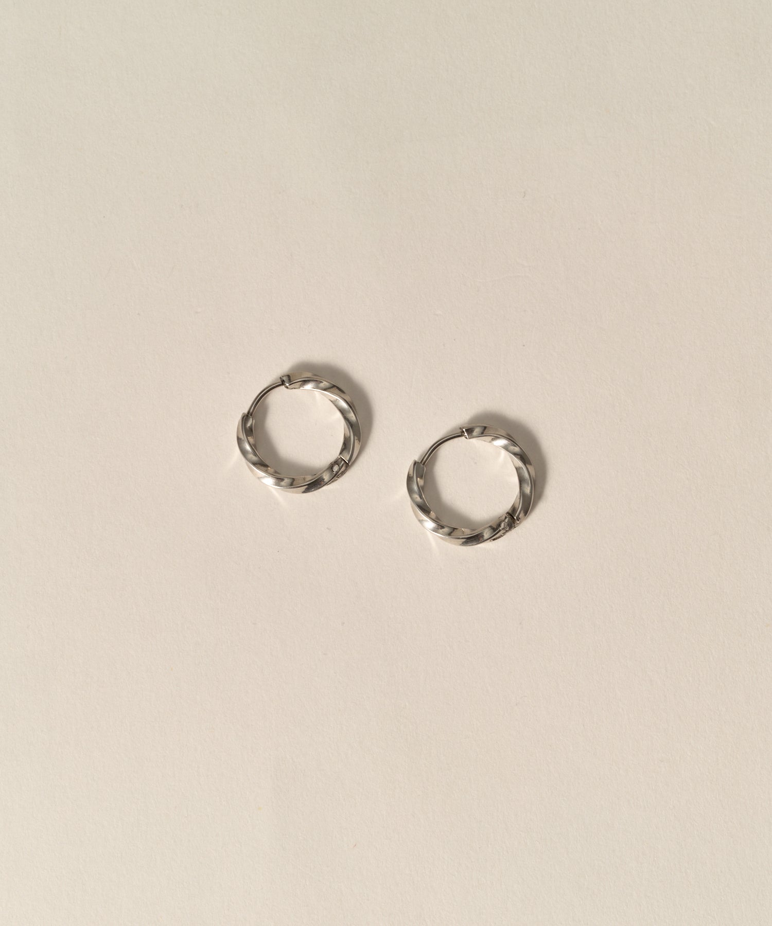 Hinged Twist Hoop Pierce［Stainless］ | novice（ノーヴィス）公式