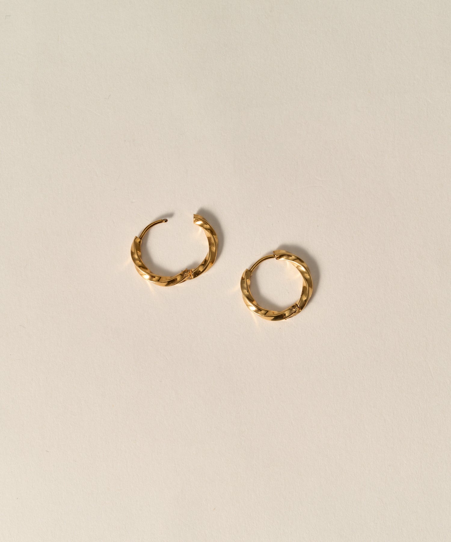 Hinged Twist Hoop Pierce［Stainless］ | novice（ノーヴィス）公式