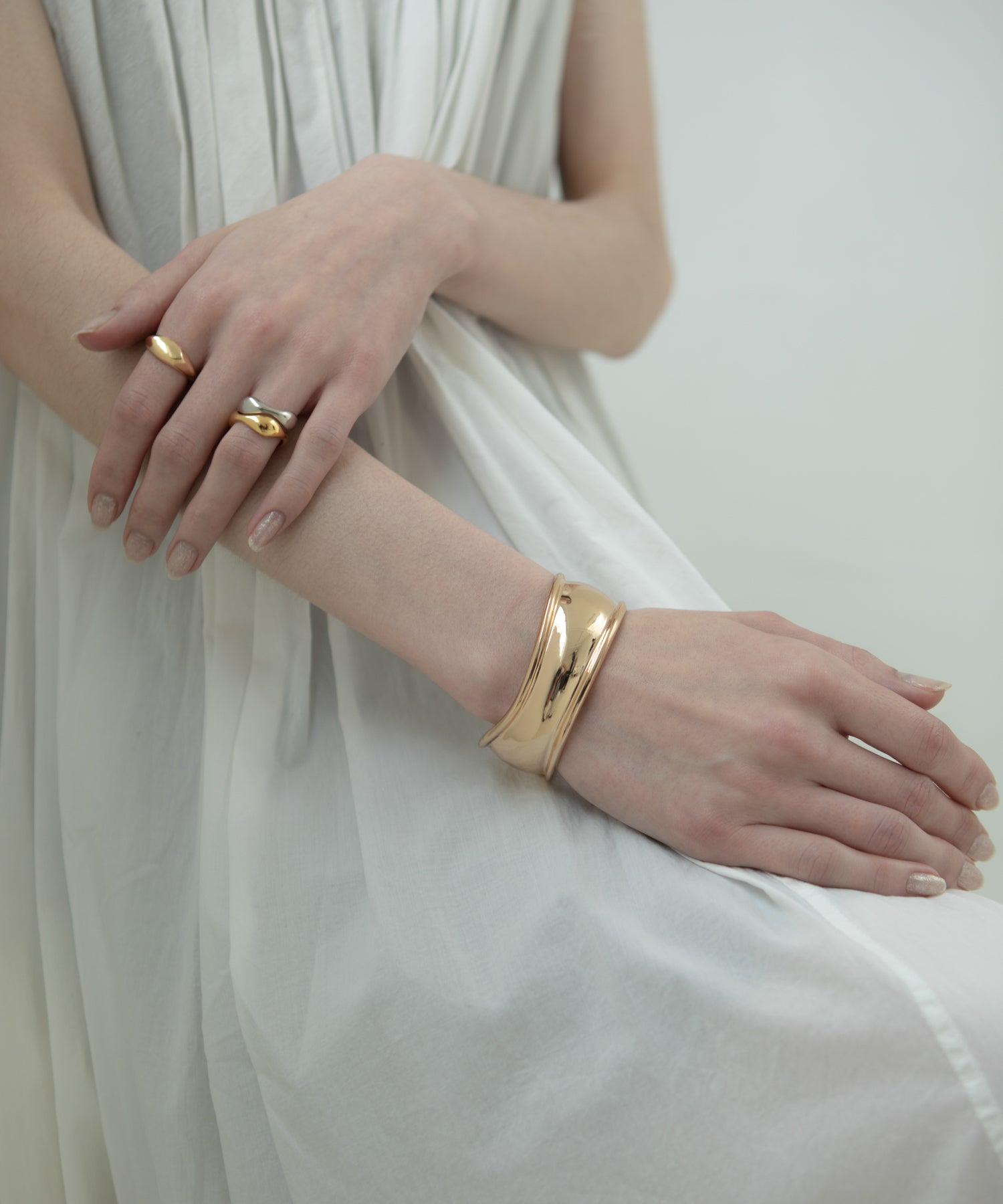 Metal Volume Bangle | 大人のための毎日使えるブレスレット通販