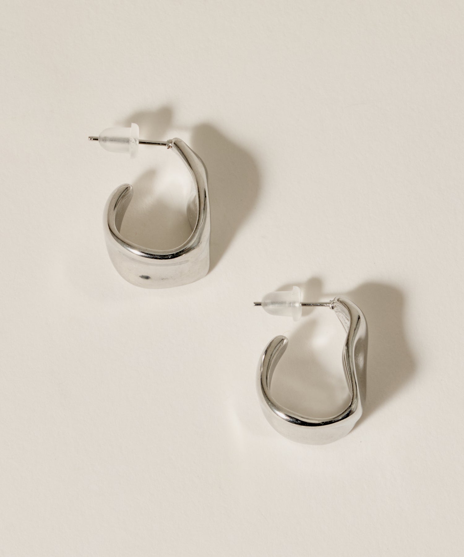 Nuance Flat Hoop Pierce［Stainless］ | 大人の毎日使えるピアス通販