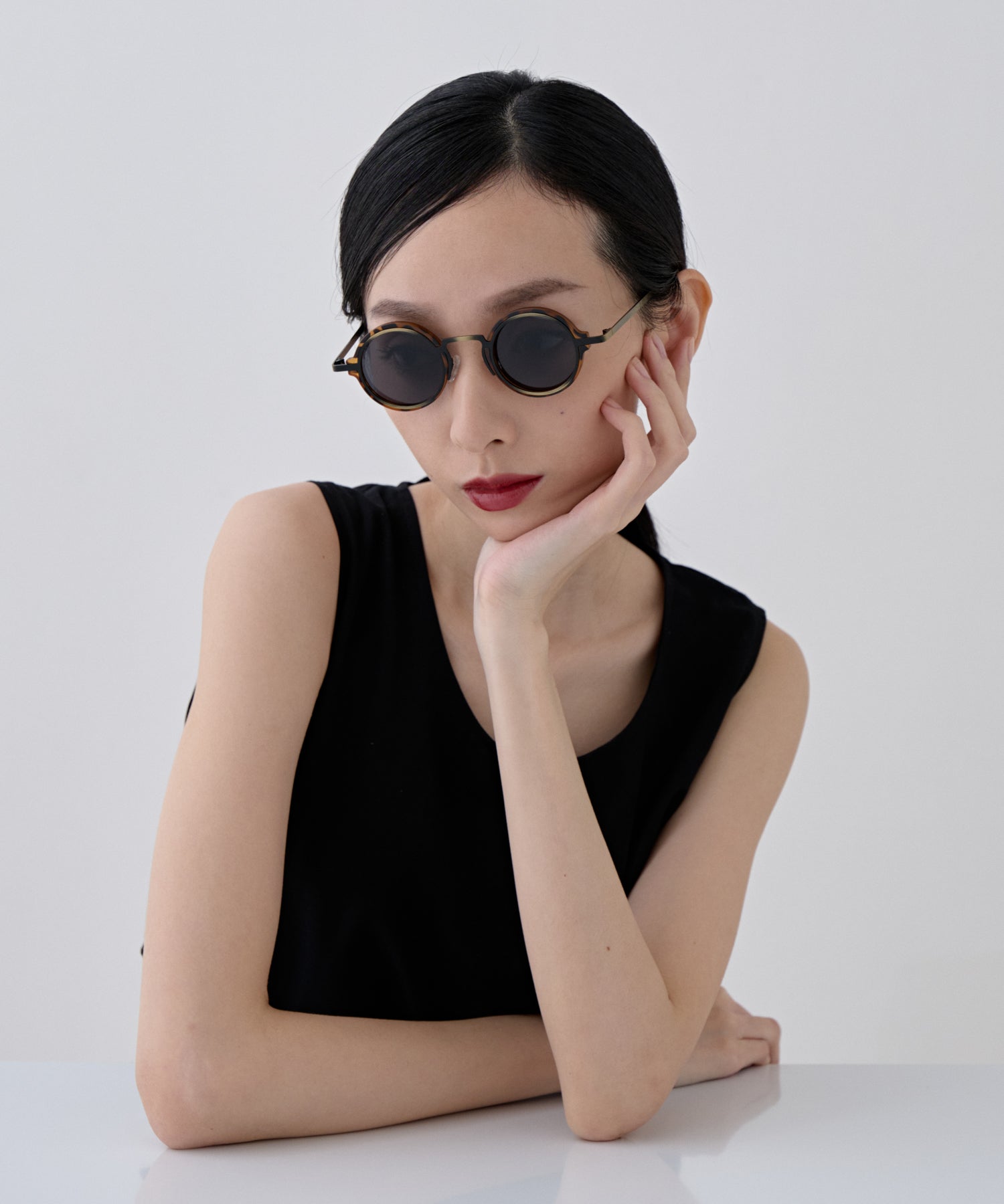 Adams】デザインラウンドサングラス | 毎日使える大人のサングラス通販