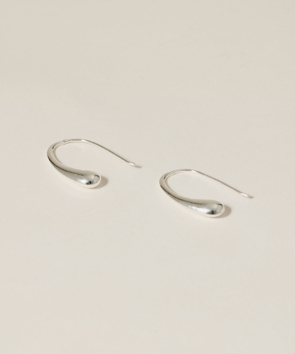 Teardrop Pierce［Silver925］ | 大人のための毎日使えるピアス通販