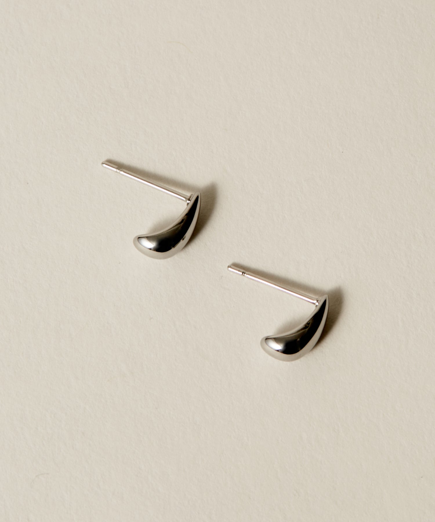 Tiny Drop Pierce［Stainless］ | 毎日使える大人のメンズピアス通販