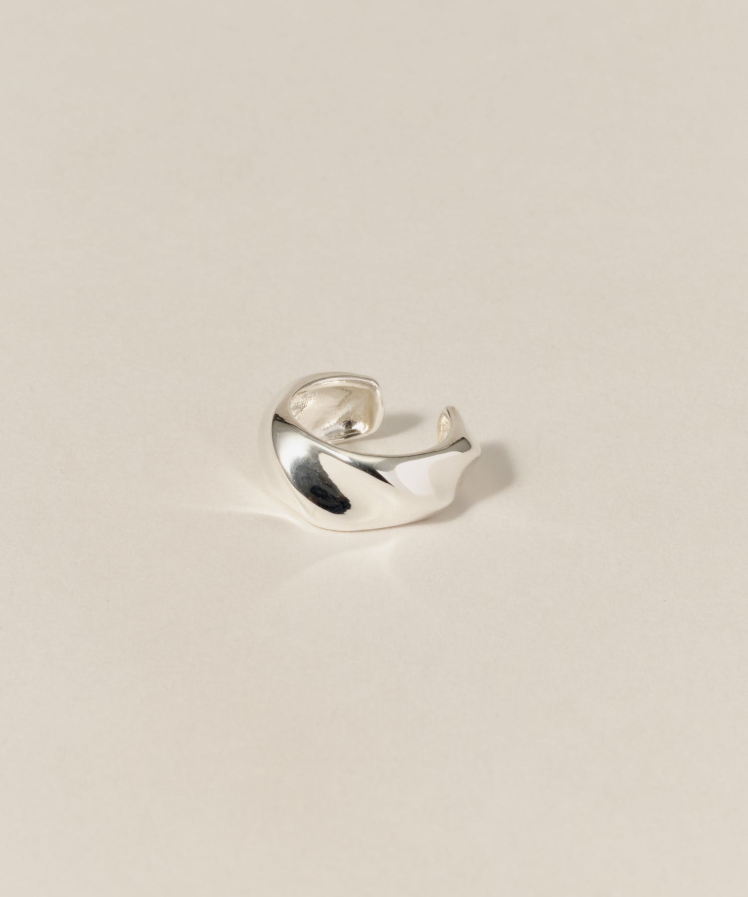 Twisted Ear Cuff［Silver925］ | 大人のための毎日使えるイヤーカフ