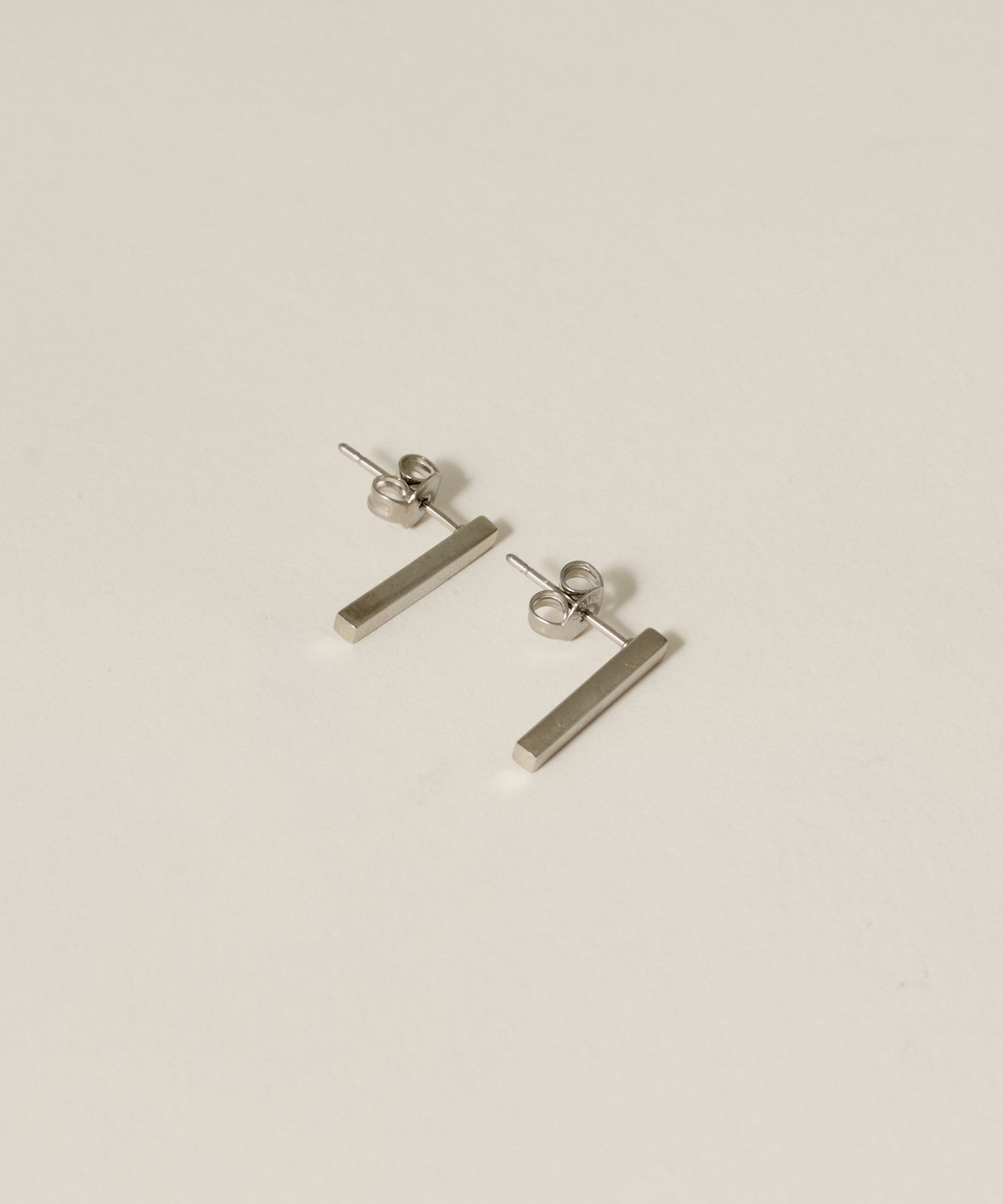 Stick Pierce［Stainless］ | 大人のための毎日使えるピアス通販