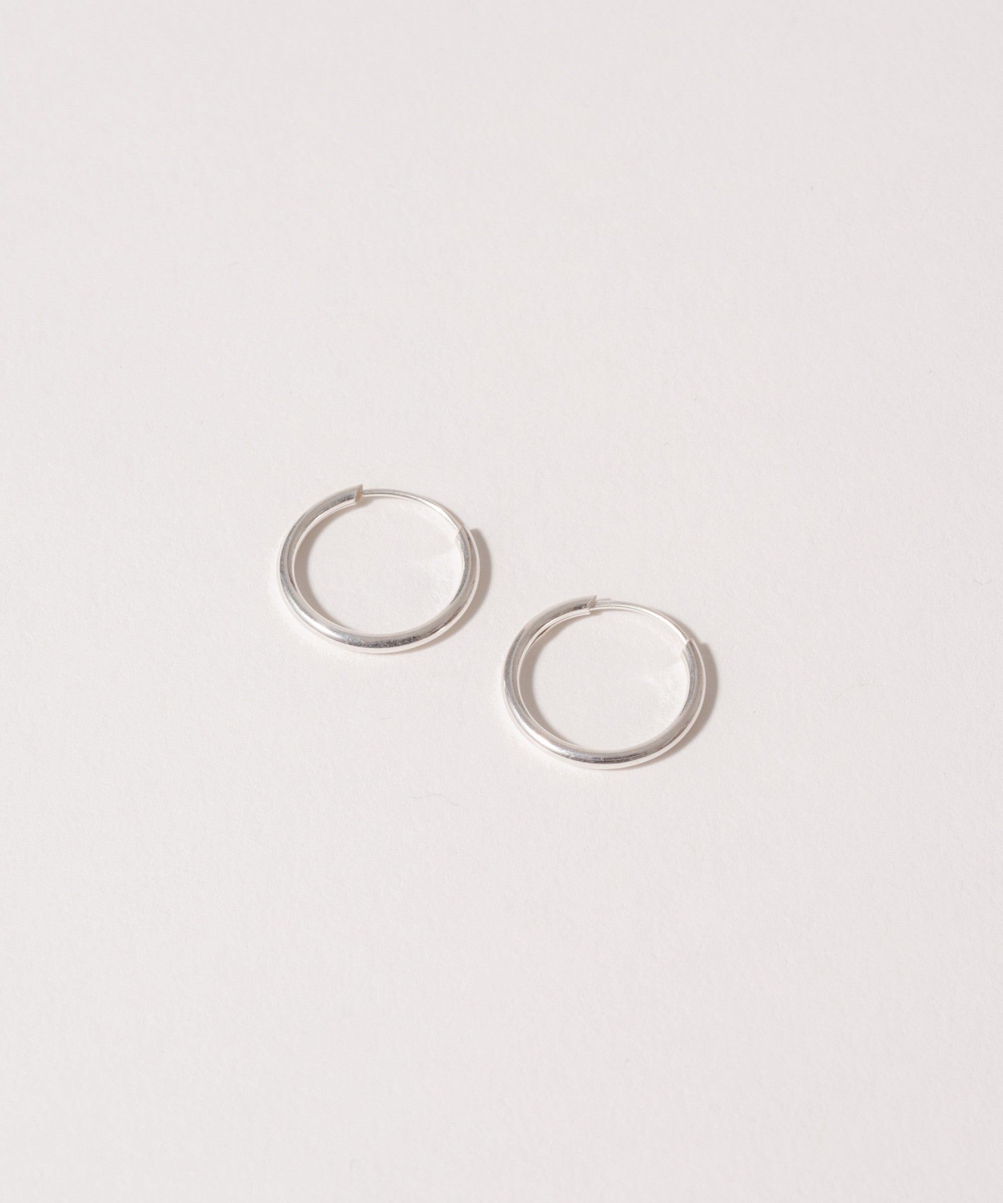 Thin Hoop Pierce（1.5cm）［Silver925］ | 毎日使える大人の