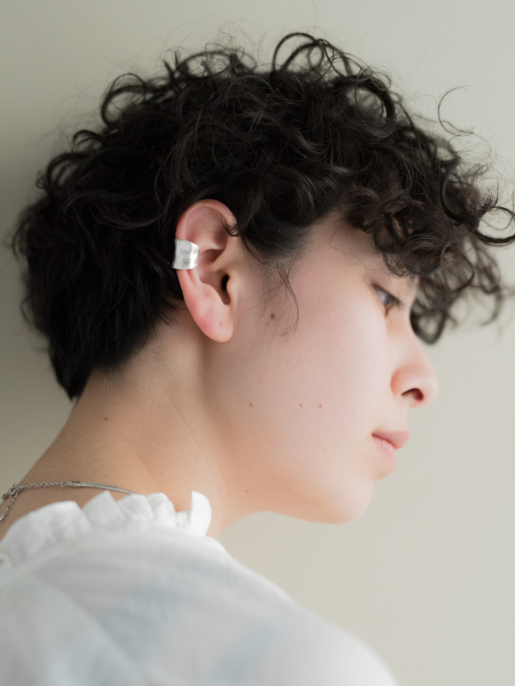 Uneven Long Ear Cuff | 毎日使える大人のメンズイヤーカフ通販