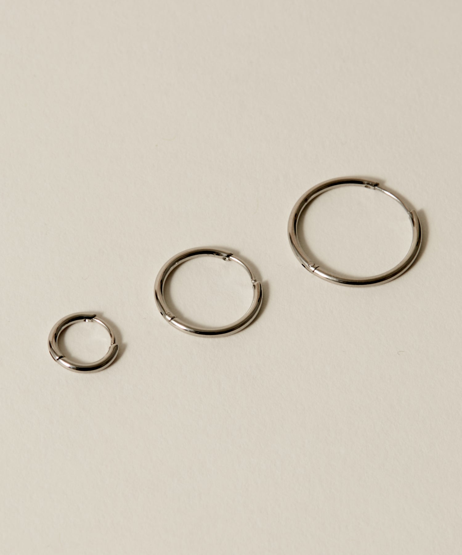 Hinged Thin Hoop Pierce [Stainless] | Affordable earrings mail