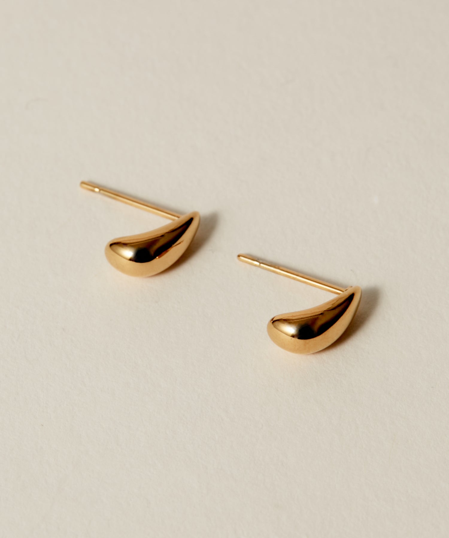 Tiny Drop Pierce［Stainless］ | 大人のための毎日使えるピアス通販