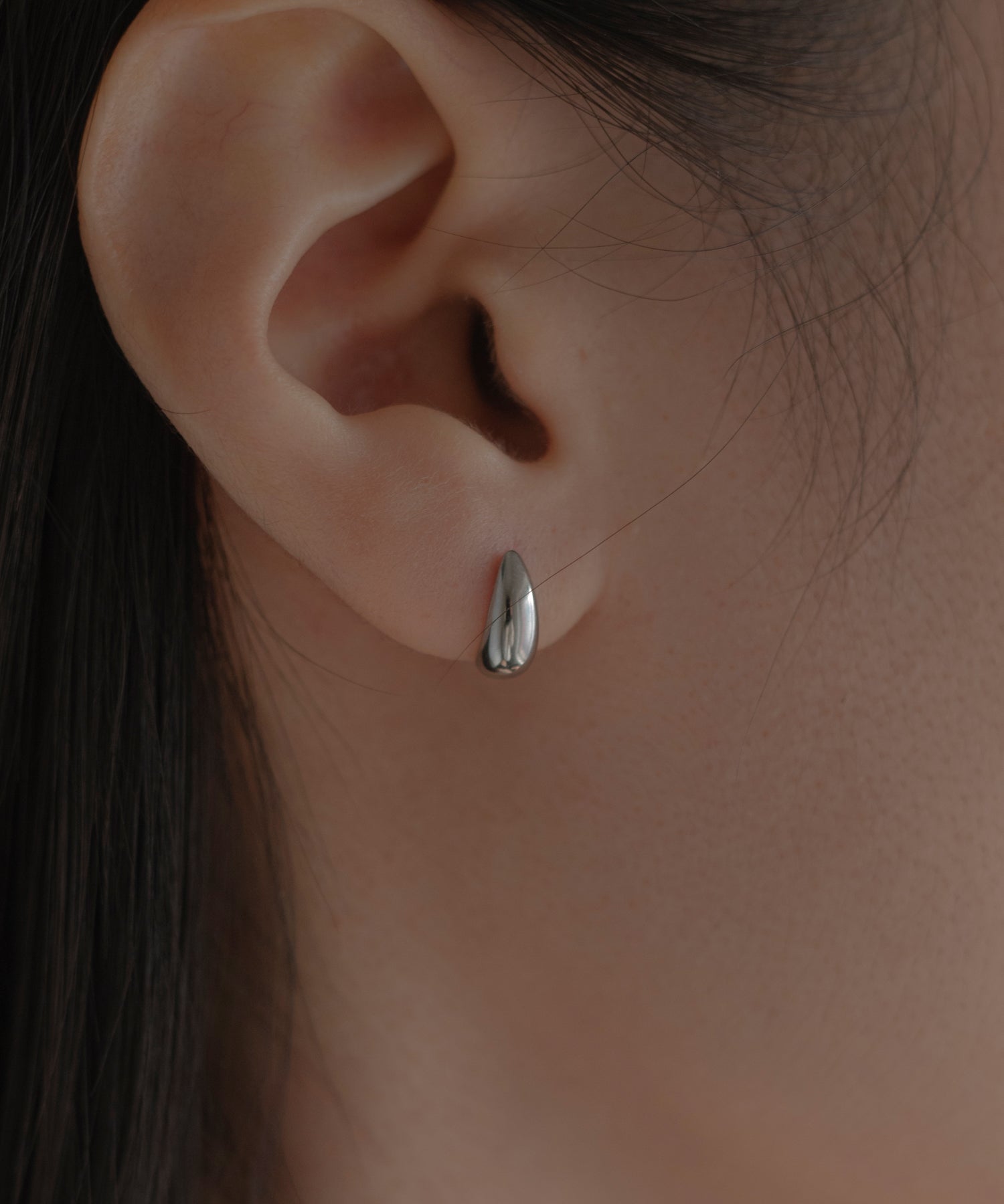 Tiny Drop Pierce［Stainless］ | 大人のための毎日使えるピアス通販